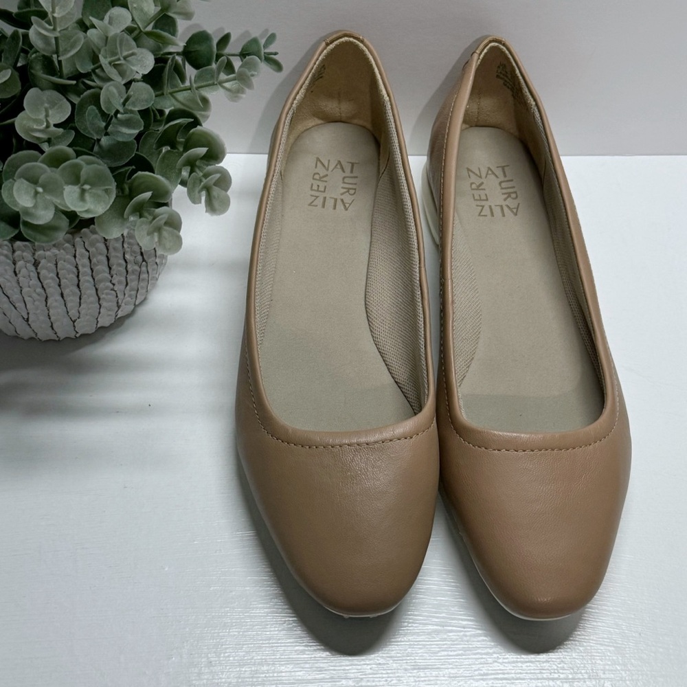 Naturalizer Sporty Leather Flats‎ Alya Size 8.5M Casual Comfort Workwear Office